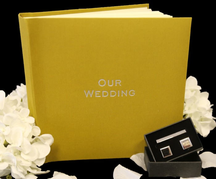 Somerset Linen Wedding Album - Classic Studio 80 - Page Size 9" x 8 3/4"