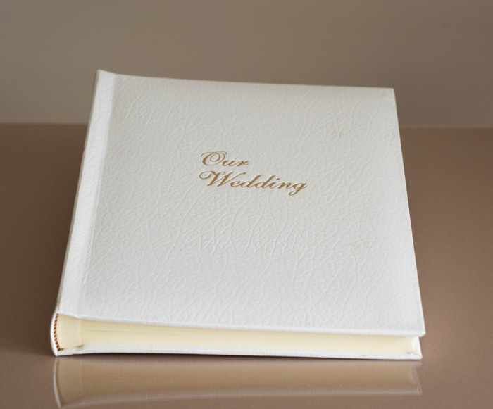 Traditional Wedding Album - St James Classic One - Wedding Album - Page Size 8 1/2" x 11 3/4"